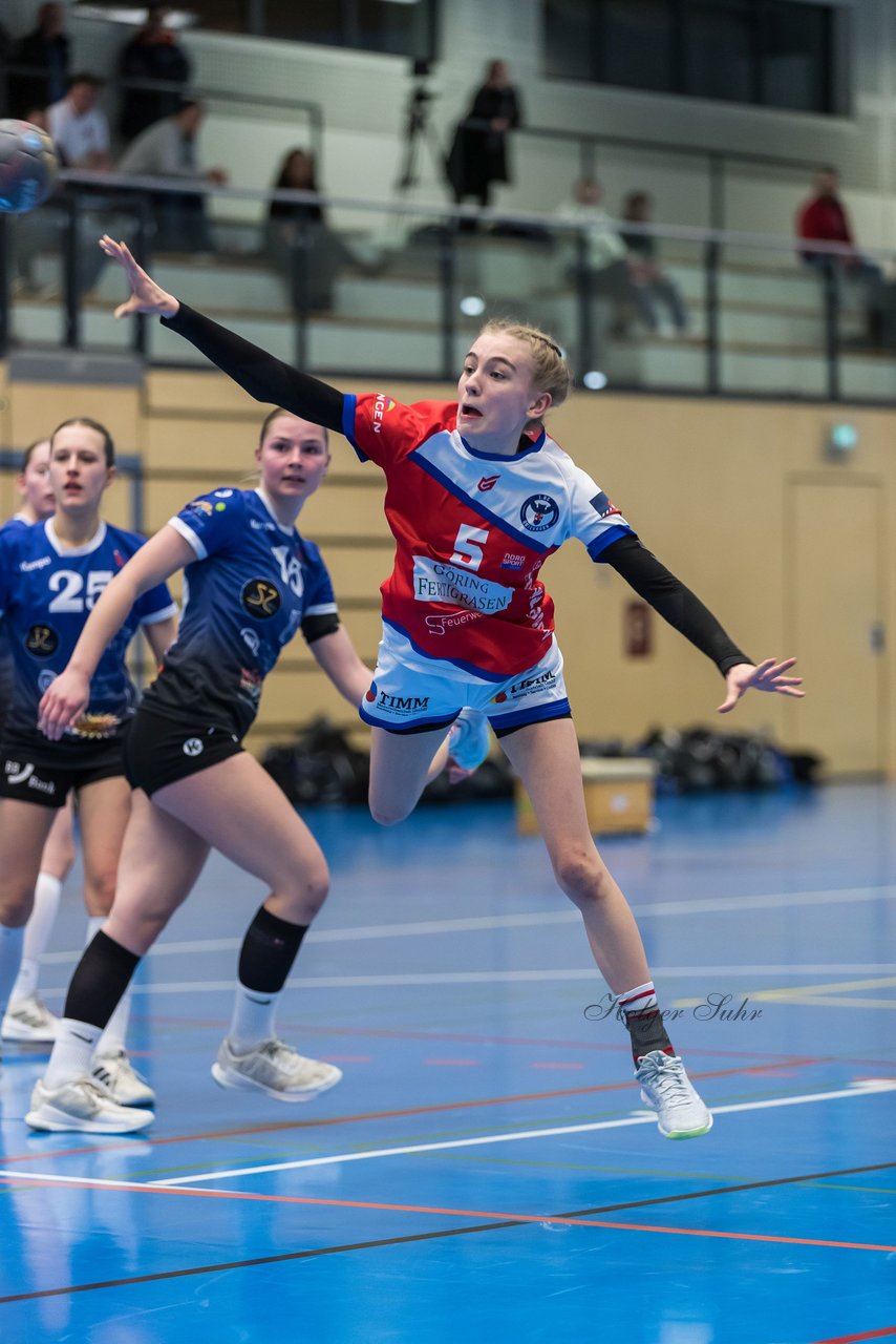 Bild 190 - wAJ HC Quickborn - HSG Kiel/Kronshagen : Ergebnis: 20:17